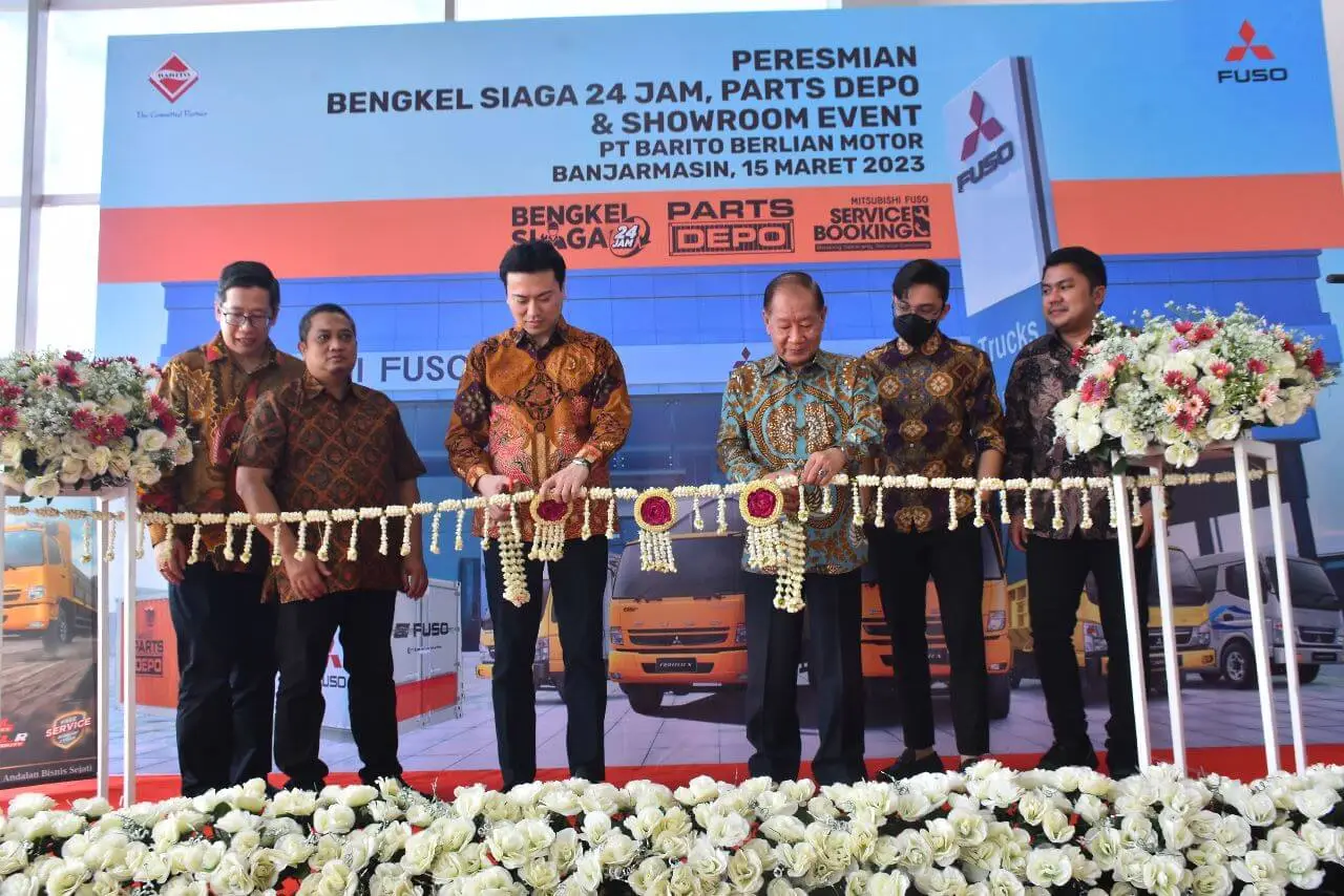 Wujud Layanan Kuat Terpadu, Mitsubishi Fuso Buka Bengkel Siaga 24 Jam dan Part Depo Baru di Banjarmasin