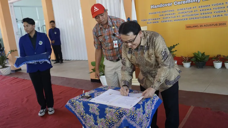 KTB Mendonasikan Truk EURO 4 Sebagai Komitmen Nyata Bagi Pengembangan Pendidikan Kejuruan di Indonesia