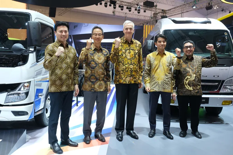 Luncurkan Canter Bus dan Rayakan 60 Tahun Canter Mitsubishi FUSO Tampilkan Perjalanan Canter Dulu, Saat Ini, dan Masa Depan di GIIAS 2023
