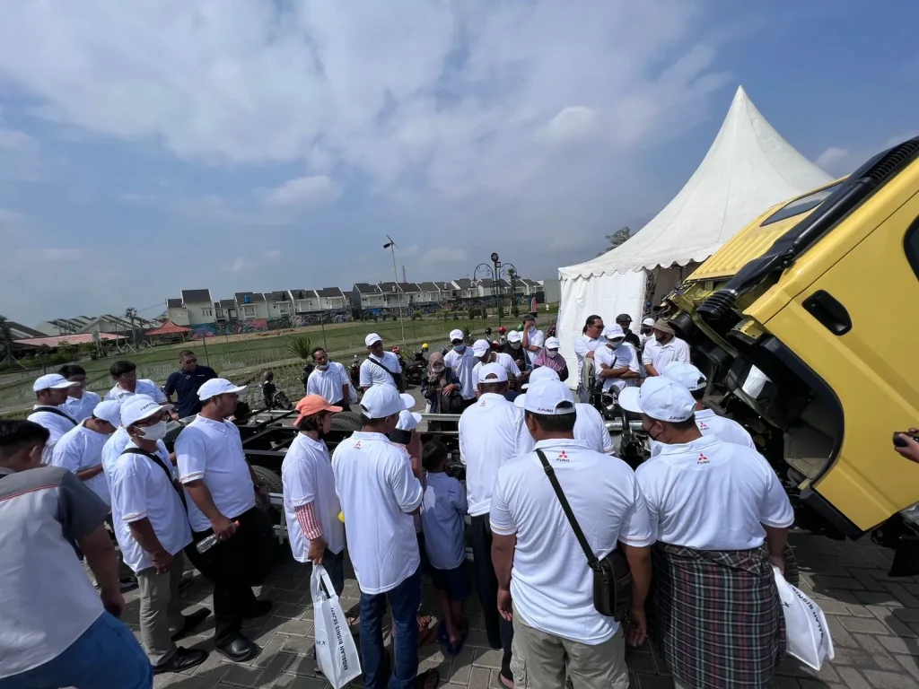 FUSO Berhasil Memasarkan Euro-4 dengan Total SPK Lebih Dari 6000-unit Selama 3 Bulan