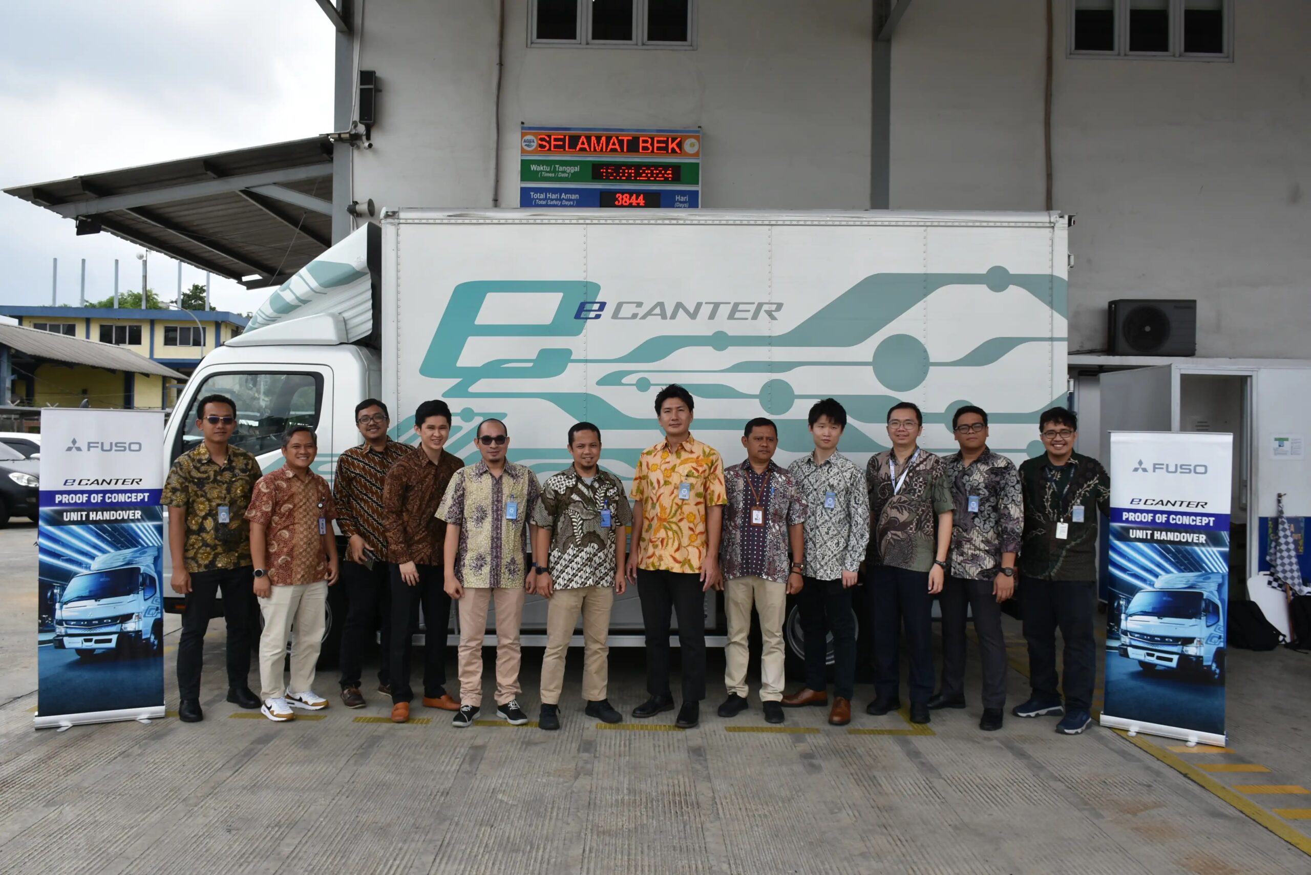 Rangkaian ke 8 Uji Coba Fuso eCanter di Danone-AQUA