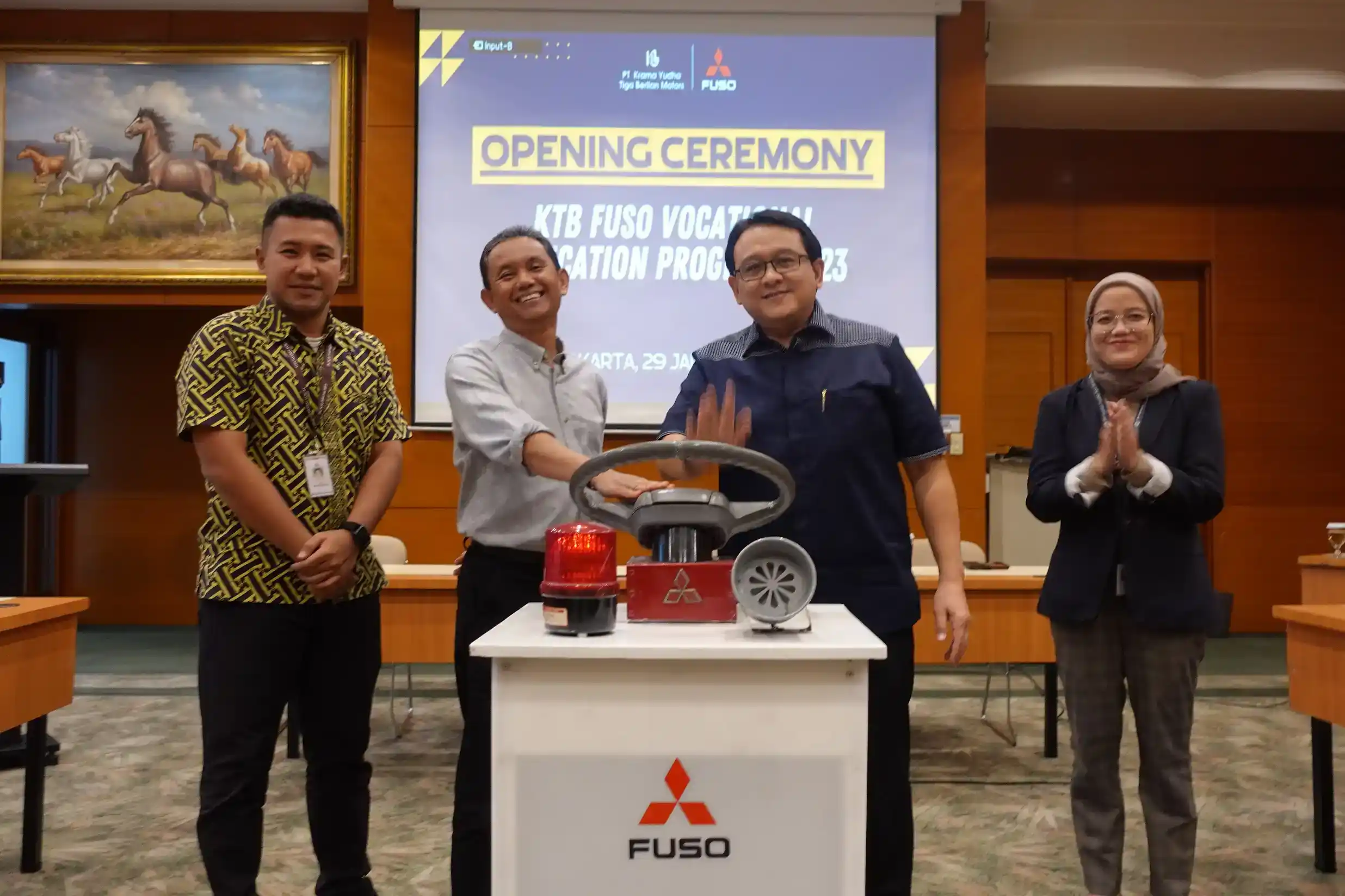 Konsisten Mengembangkan Pendidikan Kejuruan PT. KTB Memberikan Pelatihan Otomotif Bersertifikat Bagi Guru dan Ratusan Siswa SMK