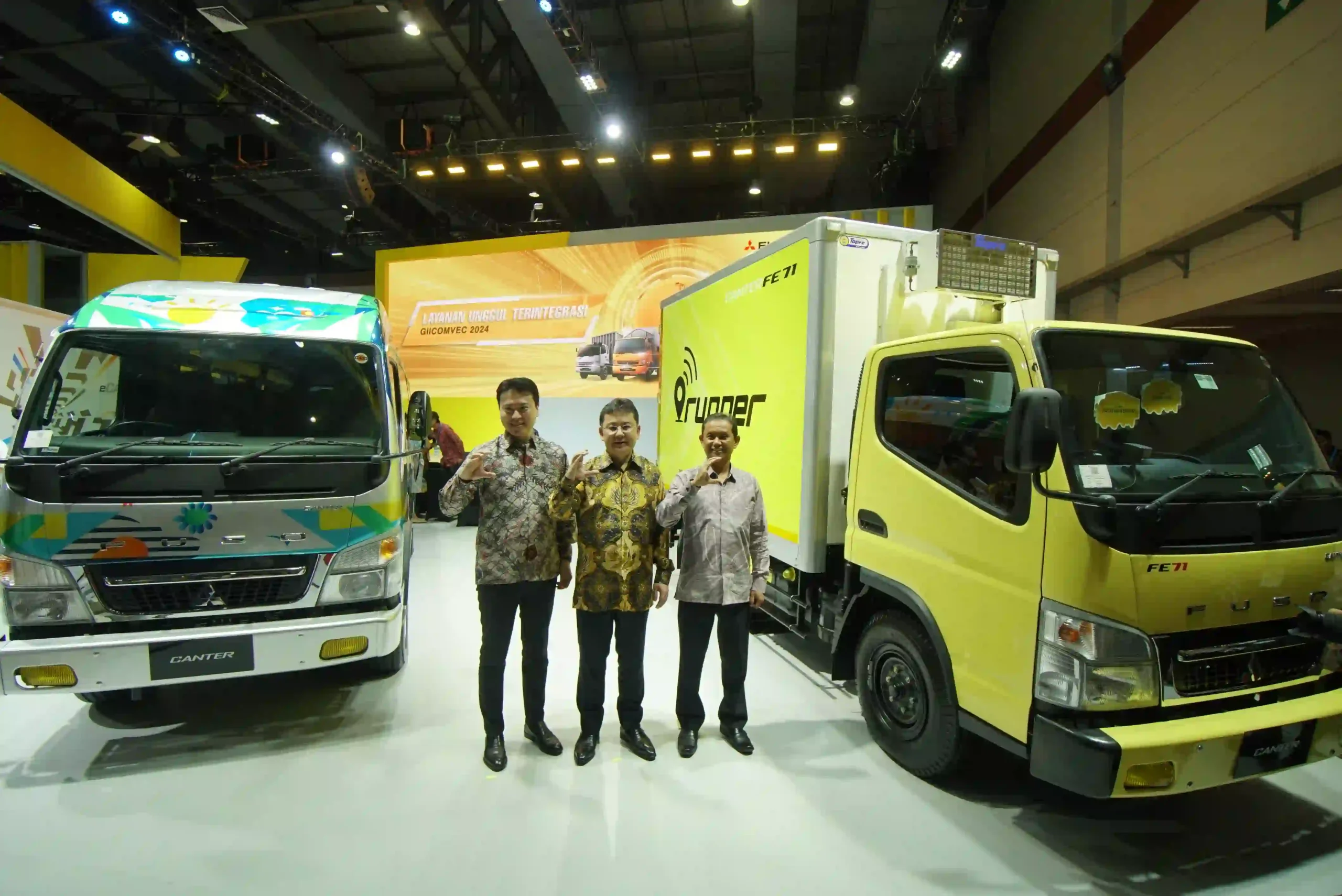 Booth Mitsubishi Fuso Hadirkan 5 Line Up Truk Unggulan di GIICOMVEC 2024