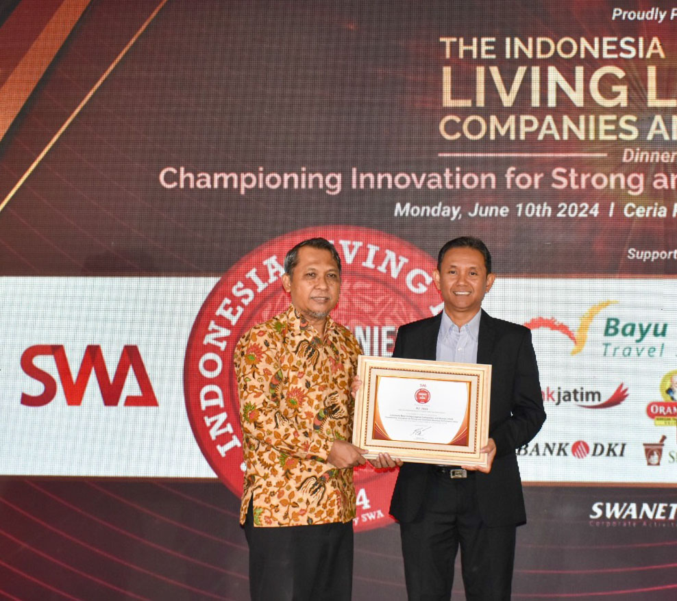 Mitsubishi Fuso Raih Penghargaan Indonesia Best Living Legend Companies 2024