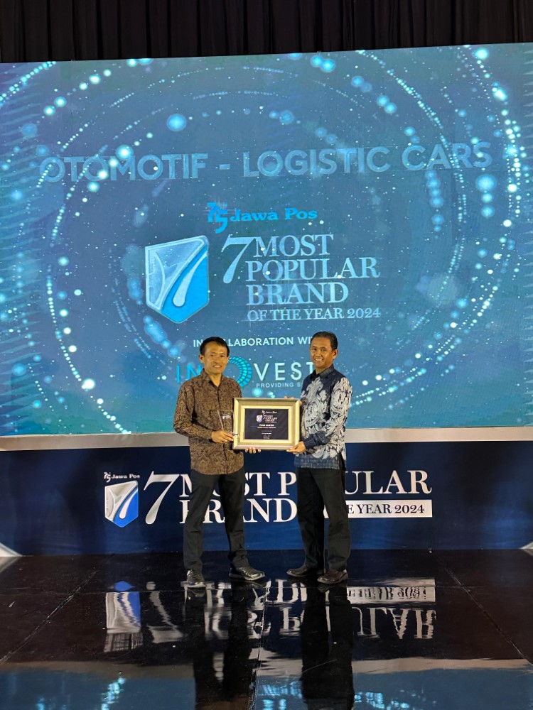 Mitsubishi FUSO Canter Raih Penghargaan 7 Most Popular Brand of The Year untuk Kategori Kendaraan Logistik